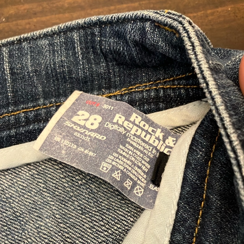 Rock & Republic Blue Boot Cut Jeans with Classic Indigo Finish
